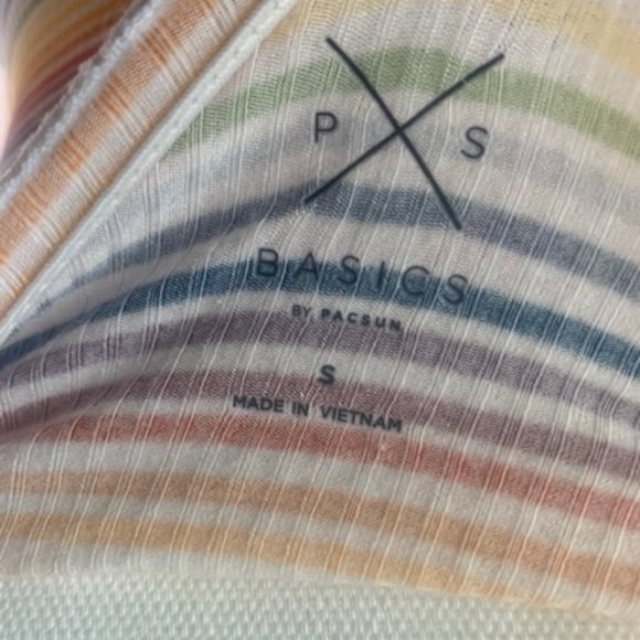 PacSun - Picture 4 of 4